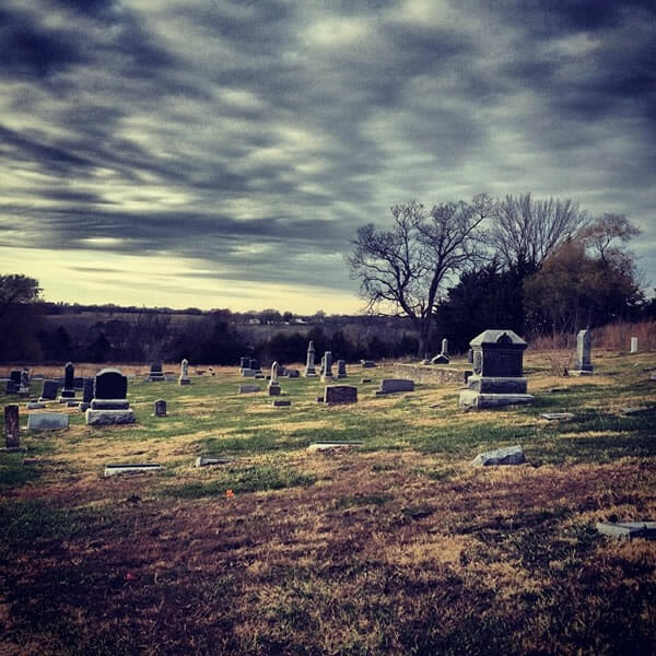 locais-historias-fantasmas_8-stull-cemetery