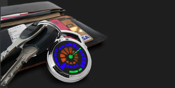 Relógio de bolso da Tokyoflash é ideal pra quem gosta de tranqueiras penduradas na mochila!