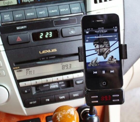 FlexSMART 4i – Carregador e transmissor FM para o seu iPhone ou iPod.