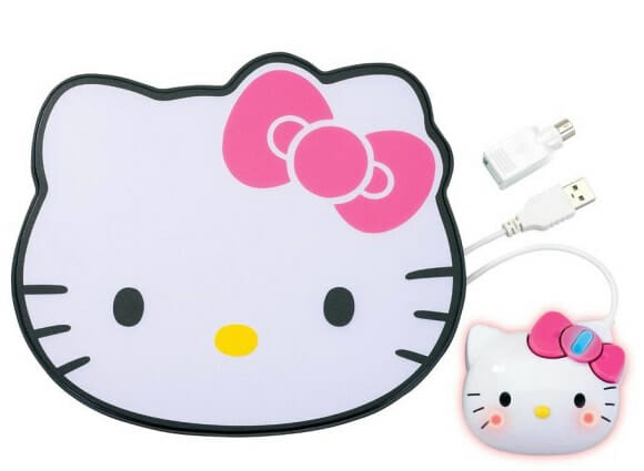 Conjunto de mouse óptico e mouse pad da Hello Kitty.