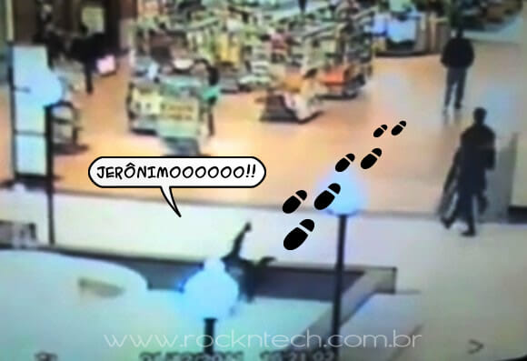 VIDEOFUN - FLAGRA! Garota cai na fonte de um Shopping Center enquanto envia torpedo.