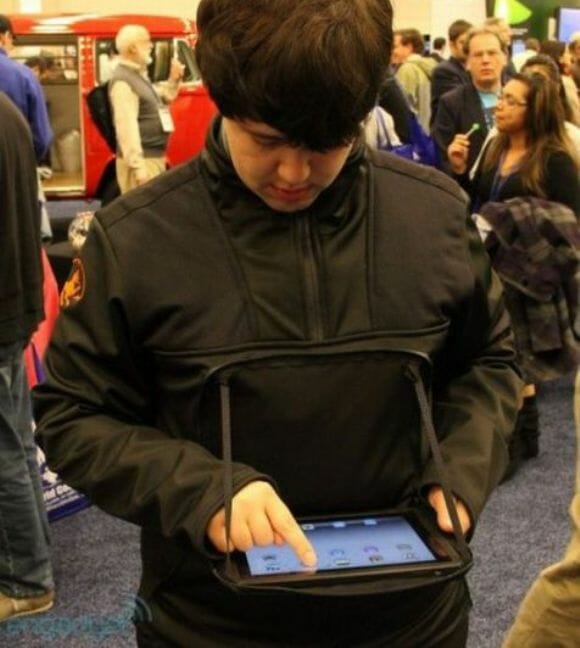 Jaqueta com compartimento para iPad e iPhone é “Geek no úrtimo”! (com vídeo)