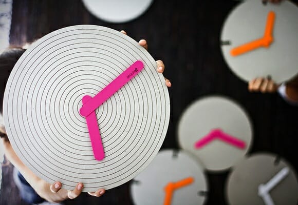 Amarillo2 - Relógios de parede hipnotizantes feitos de papel. [UPDATED]