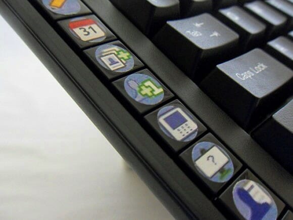 SNAK - Um teclado para viciados em Facebook. (com vídeo)