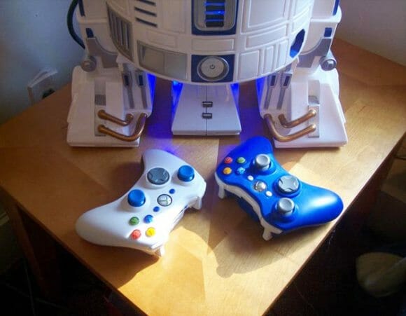 Casemod do R2-D2 para Xbox 360 projeta o vídeo do jogo na parede. (com vídeo)