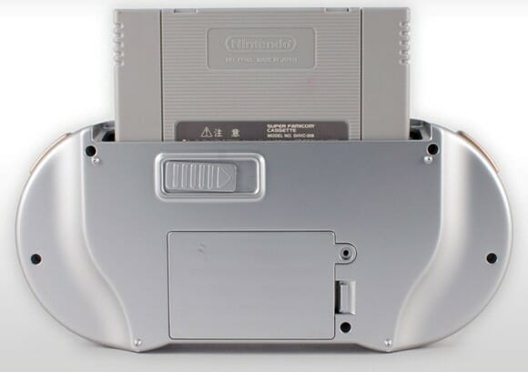 SupaBoy - Um Super NES portátil compatível com os cartuchos originais do console.