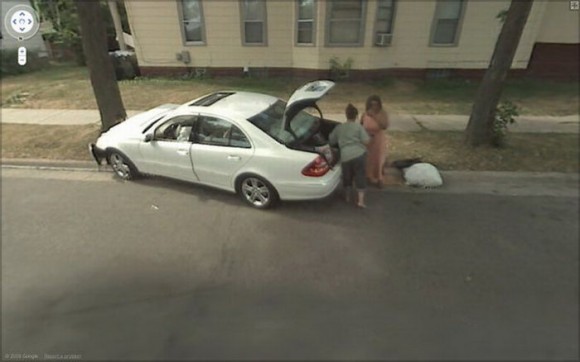 Barbeiros na rede: Flagras de acidentes no Google Street View.