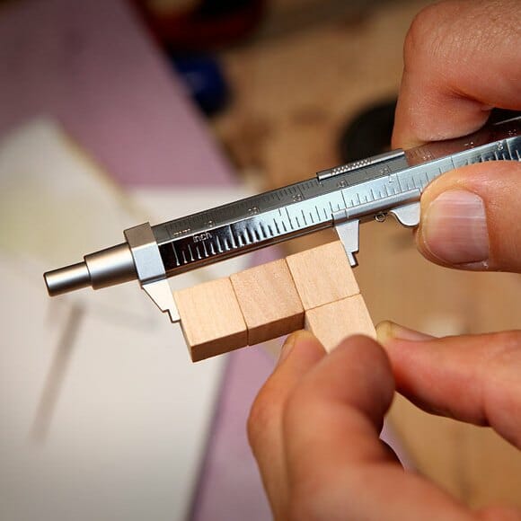 Messograf - Uma caneta com função Paquímetro. (com vídeo)