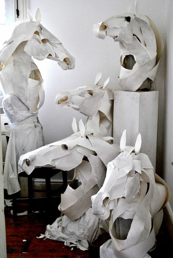 As incríveis esculturas de papel de Anna Wili.