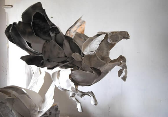 As incríveis esculturas de papel de Anna Wili.
