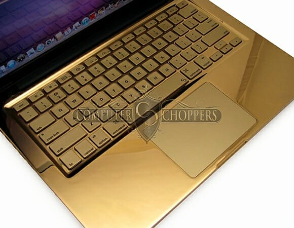 Macbook Pro de Ouro 24k. Porque Alumínio é coisa de Pobre!