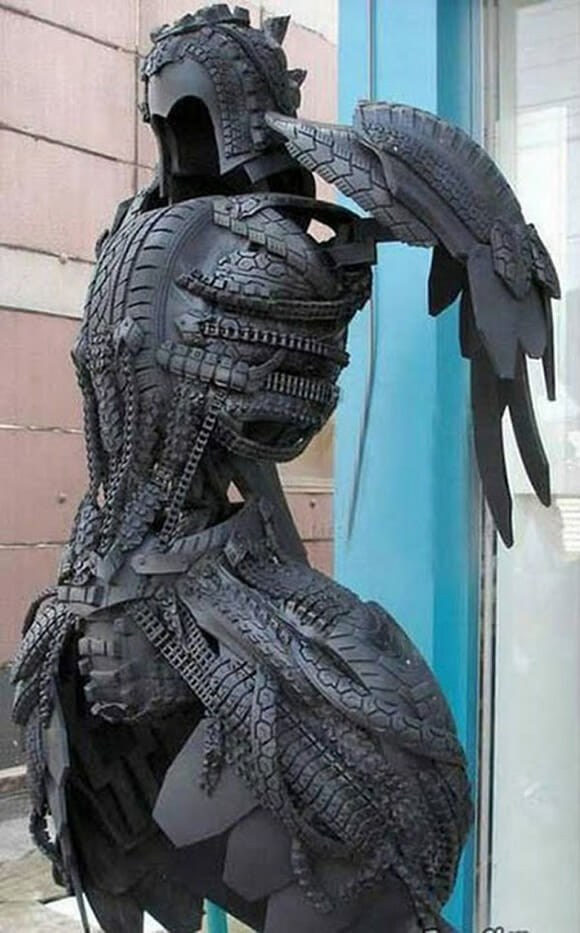 Artista cria incríveis esculturas feitas com pneus reciclados.