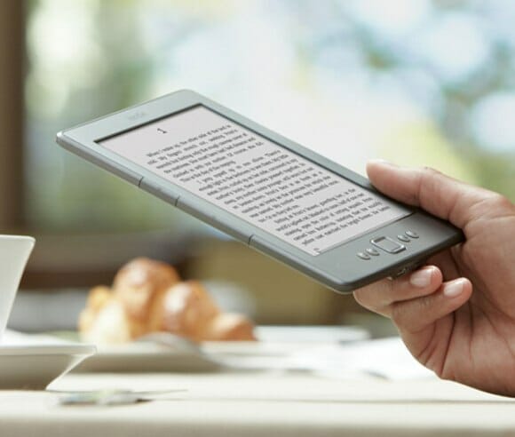 Amazon anuncia novos Kindles, entre eles o Fire, menor, mais leve e com display colorido.