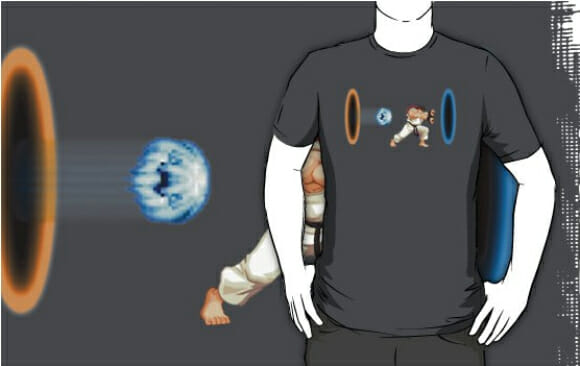 E se juntássemos Street Fighter II com Portal 2 em uma estampa de camiseta?