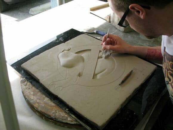 Artista cria busto realista de personagem do filme Ghostbusters.
