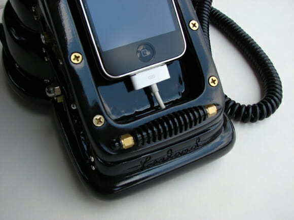 iRetrofone - Um telefone retrô Steampunk para turbinar o seu iPhone!
