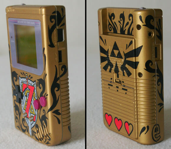 Game Boy customizado com o tema Zelda