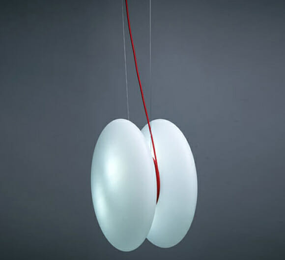 Luminária criativa tem design de ioiô