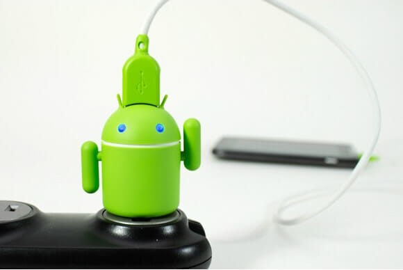 Andru: Um carregador USB em forma de Android para donos de aparelhos Android