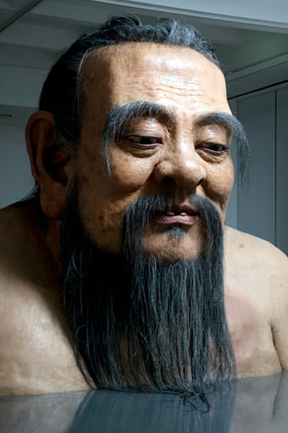 Escultura de 9 metros de altura do filósofo Confúcio é incrivelmente realista