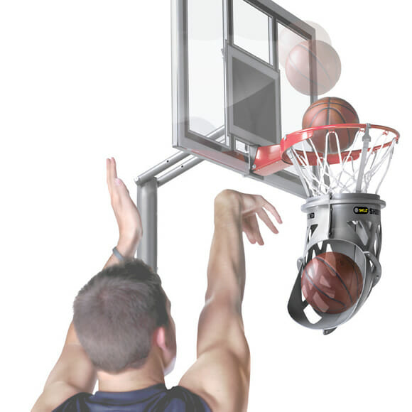 Acessório criativo para cestas de basquete facilita a vida de jogadores nos treinos (vídeo)