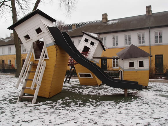 Os playgrounds inusitados da Monstrum
