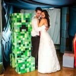 Noivos se casam em uma cerimônia com o tema Minecraft (vídeo)