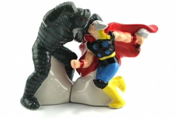 Saleiro e pimenteiro do Hulk vs Wolverine e Thor vs Destroyer
