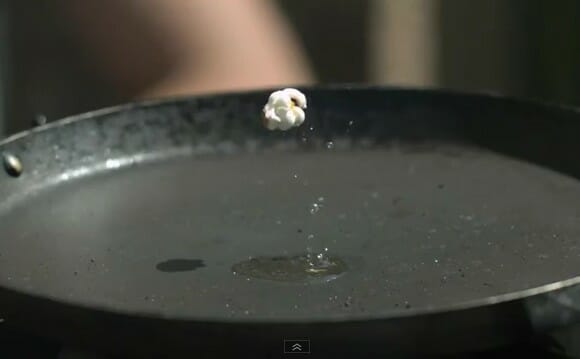 Veja como o milho vira pipoca em super mega ultra câmera lenta (vídeo)