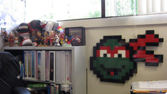 Personagens e símbolos geeks pixelizados para decorar onde quiser