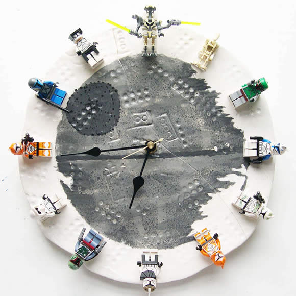 Relógio feito com minifigures LEGO Star Wars