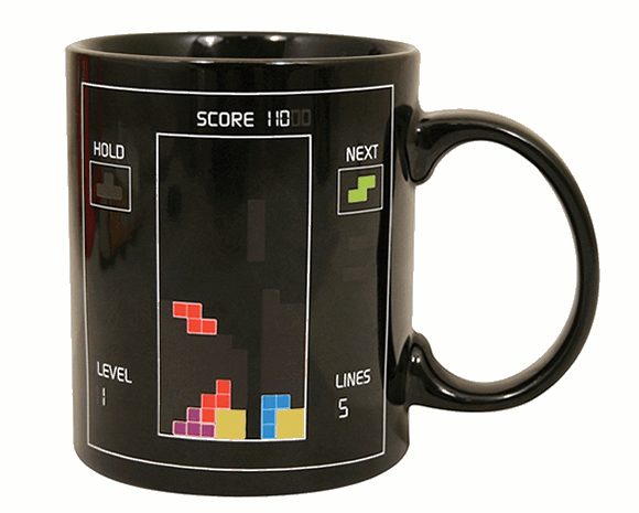 Caneca do game Tetris altera a tela do jogo quando colocamos bebidas quentes nela