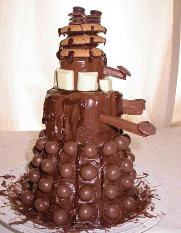 Bolo de chocolate Dalek extermina qualquer dieta