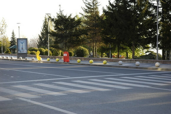 Pac-Man e seus fantasmas invadem Cinnah Caddesi na Turquia