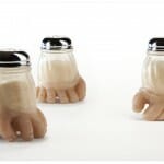 Artista cria utensílios de cozinha bizarros com formato de partes do corpo humano