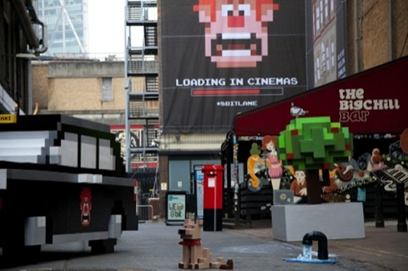 Rua de Londres ganha decoração especial 8-Bits para o lançamento do filme "Detona Ralph"