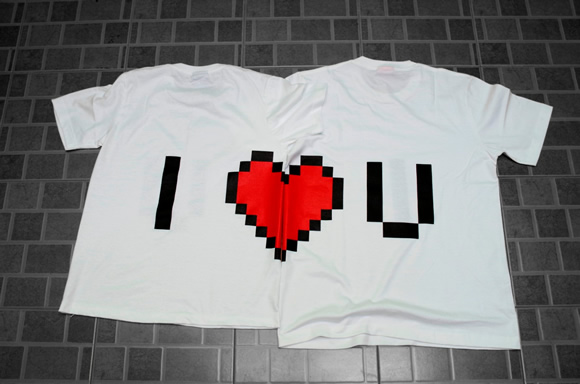 Para casais geeks: Declaração de amor com as camisetas Pixel Heart