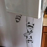 Homem usa sua geladeira como tela e faz desenhos incríveis nela