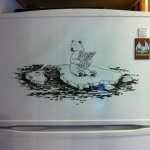 Homem usa sua geladeira como tela e faz desenhos incríveis nela