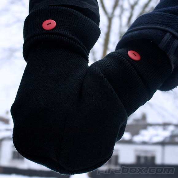 Smitten - Uma criativa luva de tricô feita para casais andarem de mãos dadas