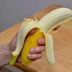 Japonês famoso na internet por esculpir bananas mostra como faz suas esculturas inusitadas