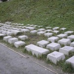 Escultura de teclado gigante de concreto é atração na Rússia