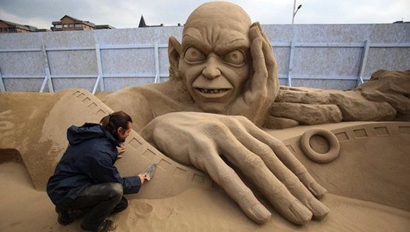Esculturas de areia impressionantes do Gollum, Yoda, Jack Sparrow e outros personagens da cultura pop