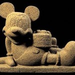 Artista cria estátuas estilo pré-colombianas dos Simpsons, Snoopy e Mickey Mouse