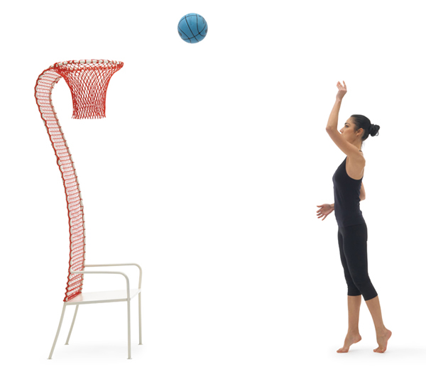 Lazy Basketball - A curiosa cadeira com um enorme encosto em forma de cesta de basquete