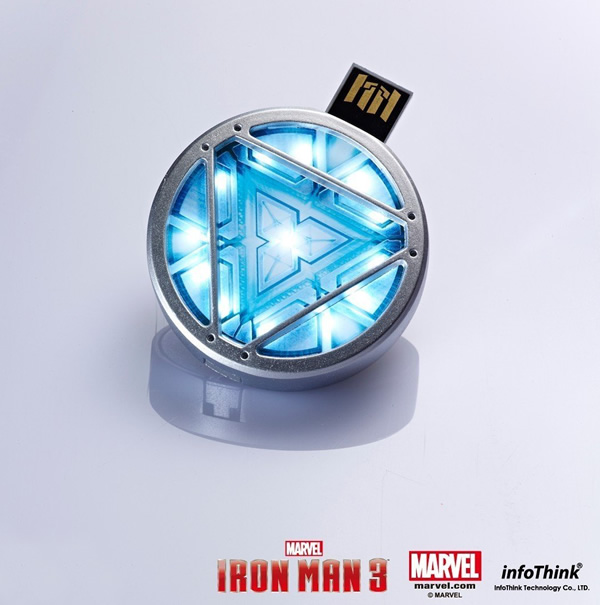 Isso é legal do dia: Pen drive Reator Arc do Iron Man tem LED que se acende e pode ser carregado no peito