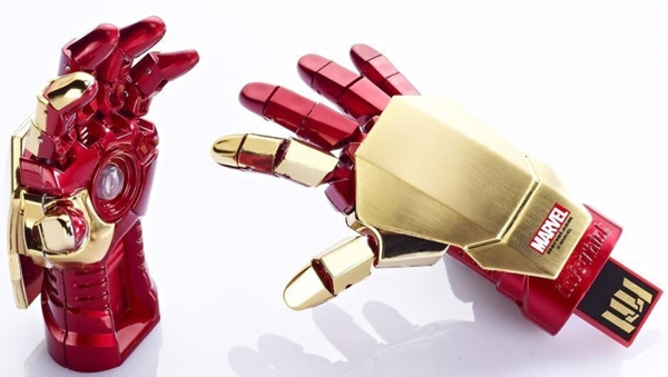 Pen drive AWESOME em forma da mão do Iron Man baseado no filme Homem de Ferro 3
