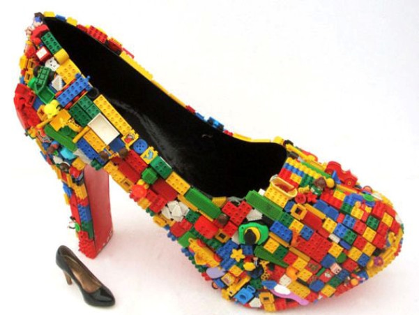 Sapatos cobertos com Lego são "geek no úrtimo"!