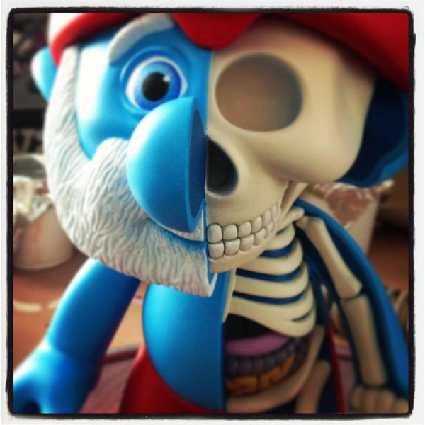 Com vocês, a anatomia do Papai Smurf!