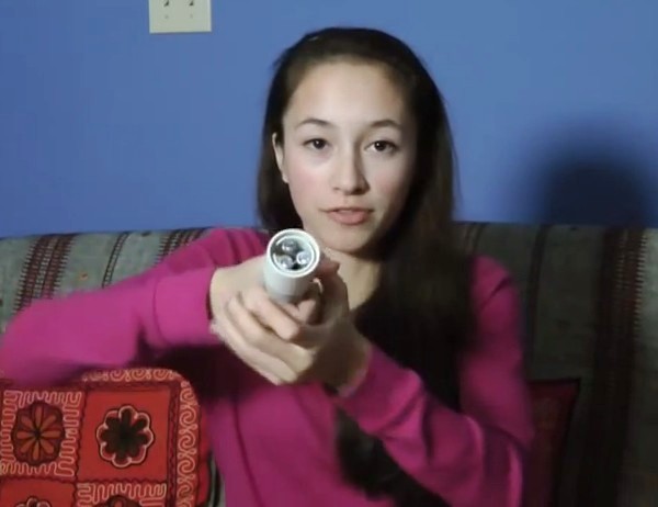 Menina Prodígio: Garota de 15 anos cria lanterna que funciona apenas com o calor de nossas mãos